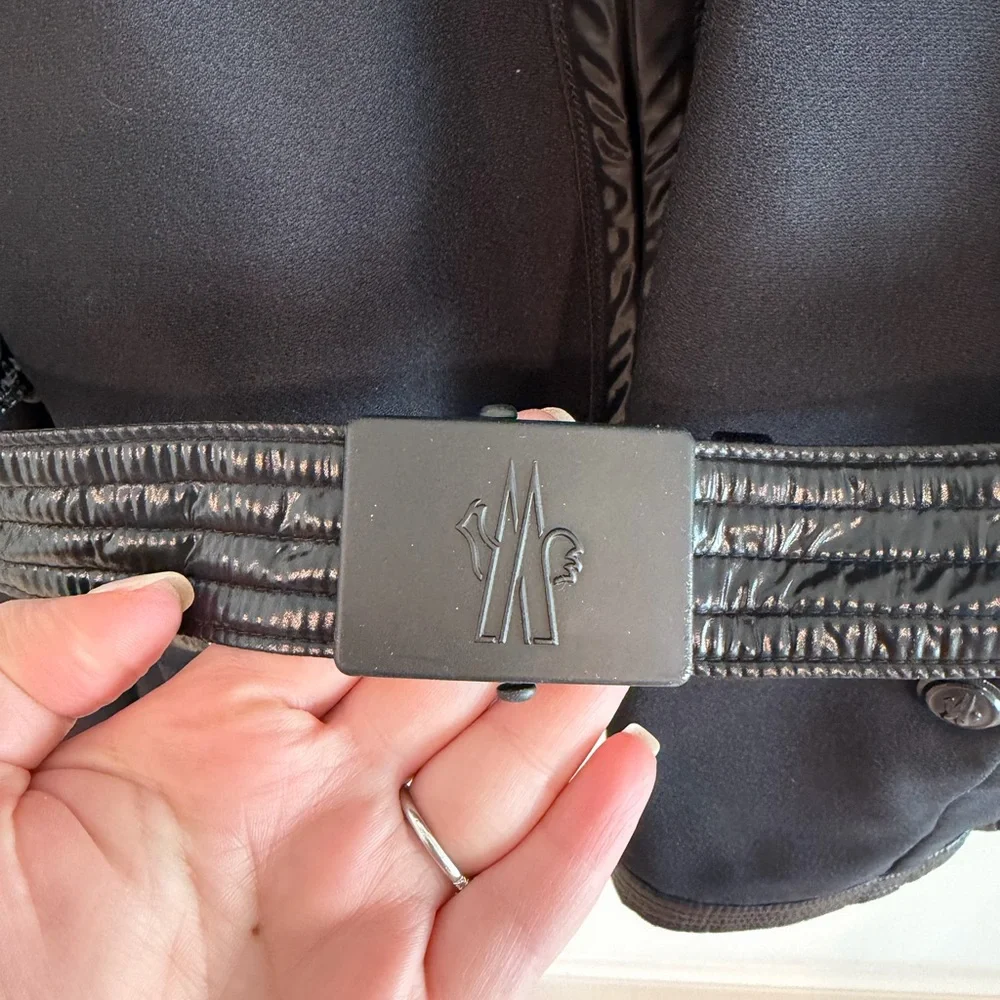 Moncler black Jacket with Belt - Picture 2 of 7
